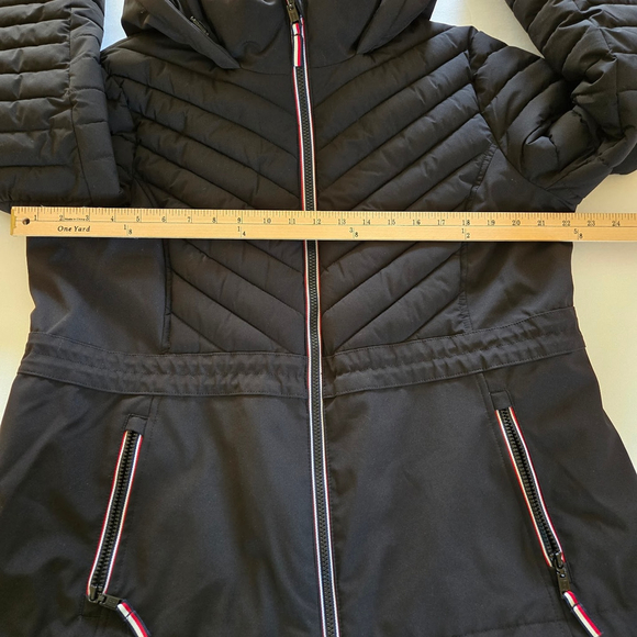 Tommy Hilfiger Women's Black Chevron Quilted Hooded Puffer Jacket Sz XL - Picture 10 of 12